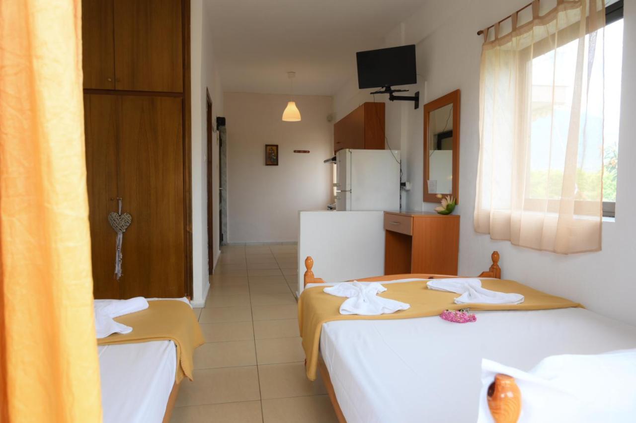 Hotel Geromichalos Paralía Skotínis Bagian luar foto
