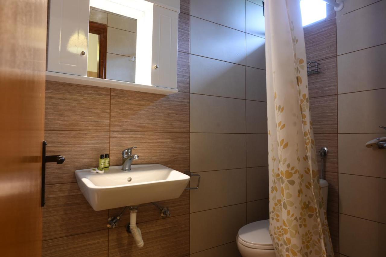 Hotel Geromichalos Paralía Skotínis Bagian luar foto