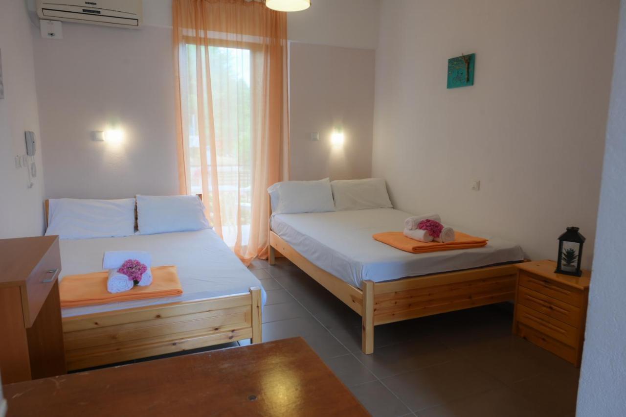 Hotel Geromichalos Paralía Skotínis Bagian luar foto