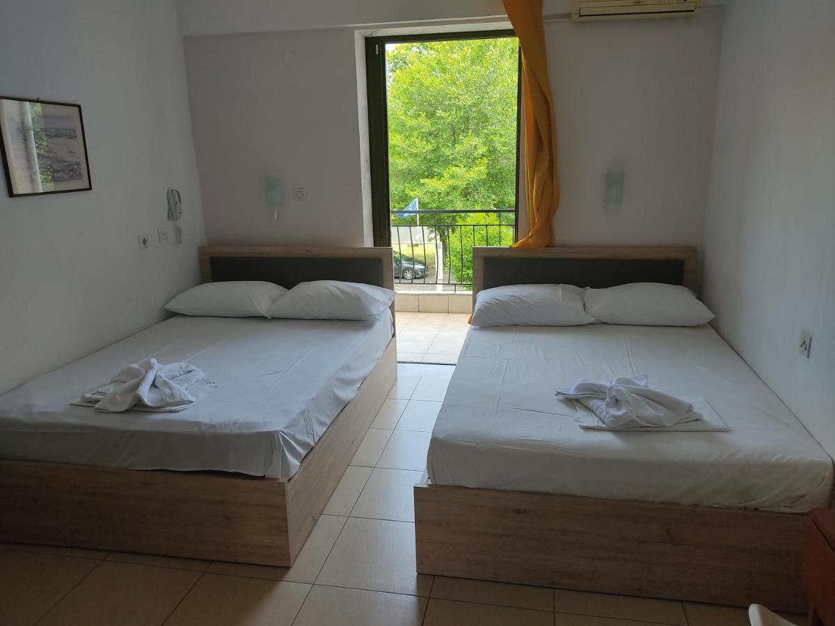 Hotel Geromichalos Paralía Skotínis Bagian luar foto