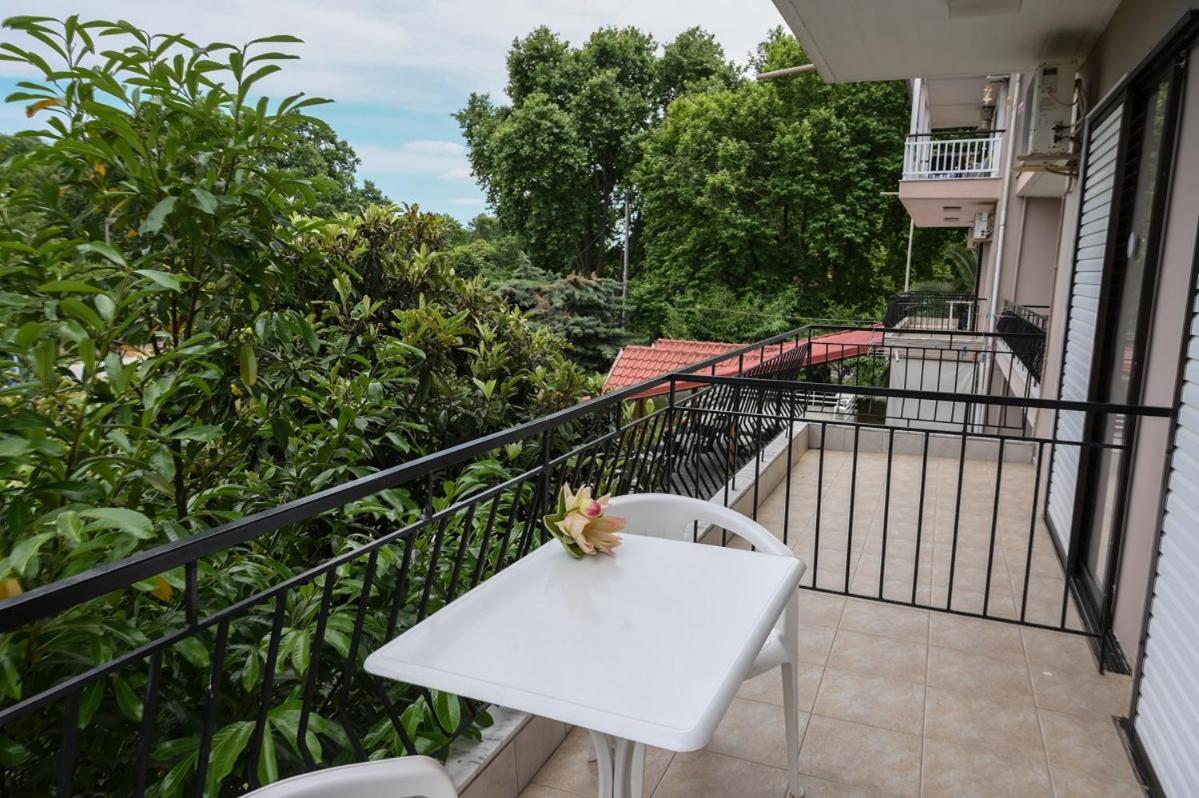 Hotel Geromichalos Paralía Skotínis Bagian luar foto