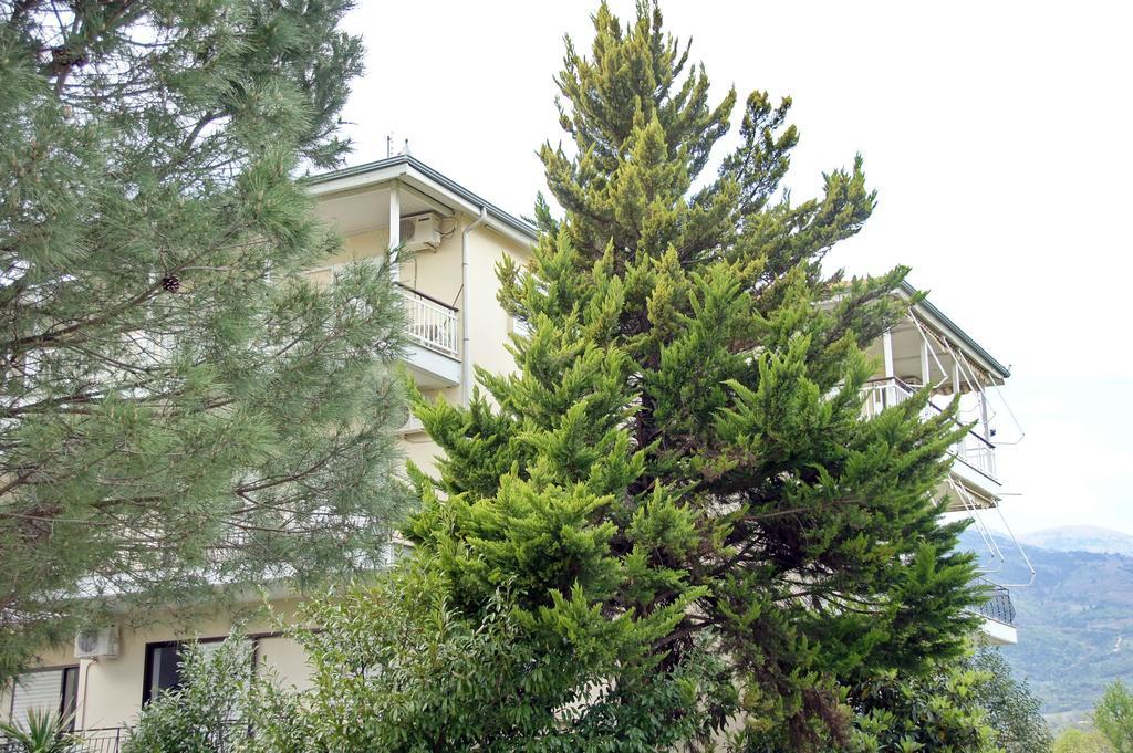 Hotel Geromichalos Paralía Skotínis Bagian luar foto