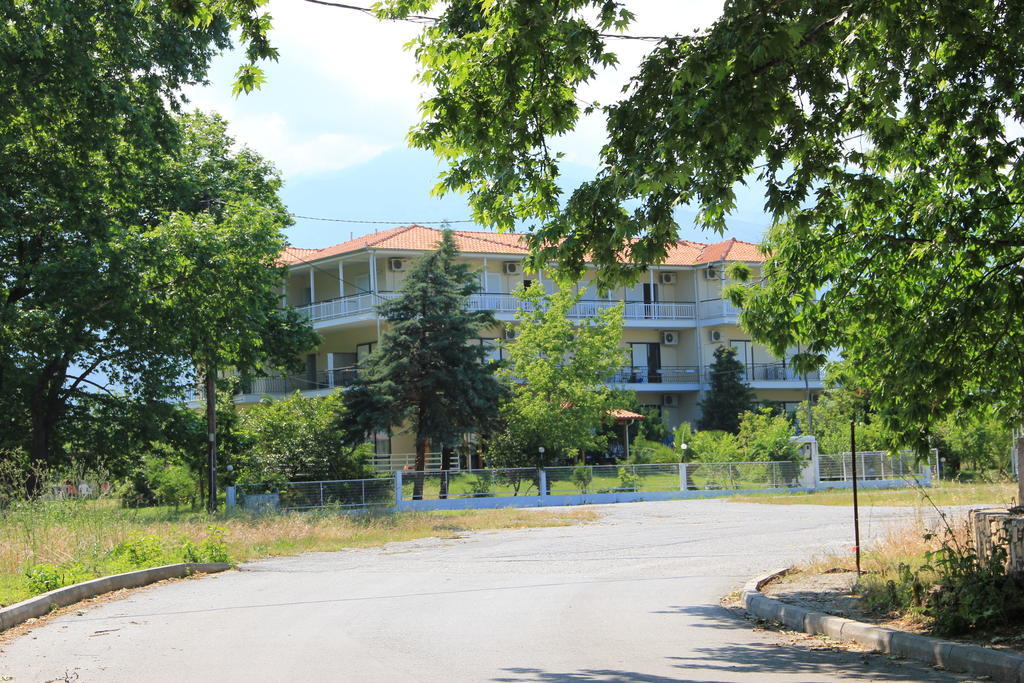 Hotel Geromichalos Paralía Skotínis Bagian luar foto